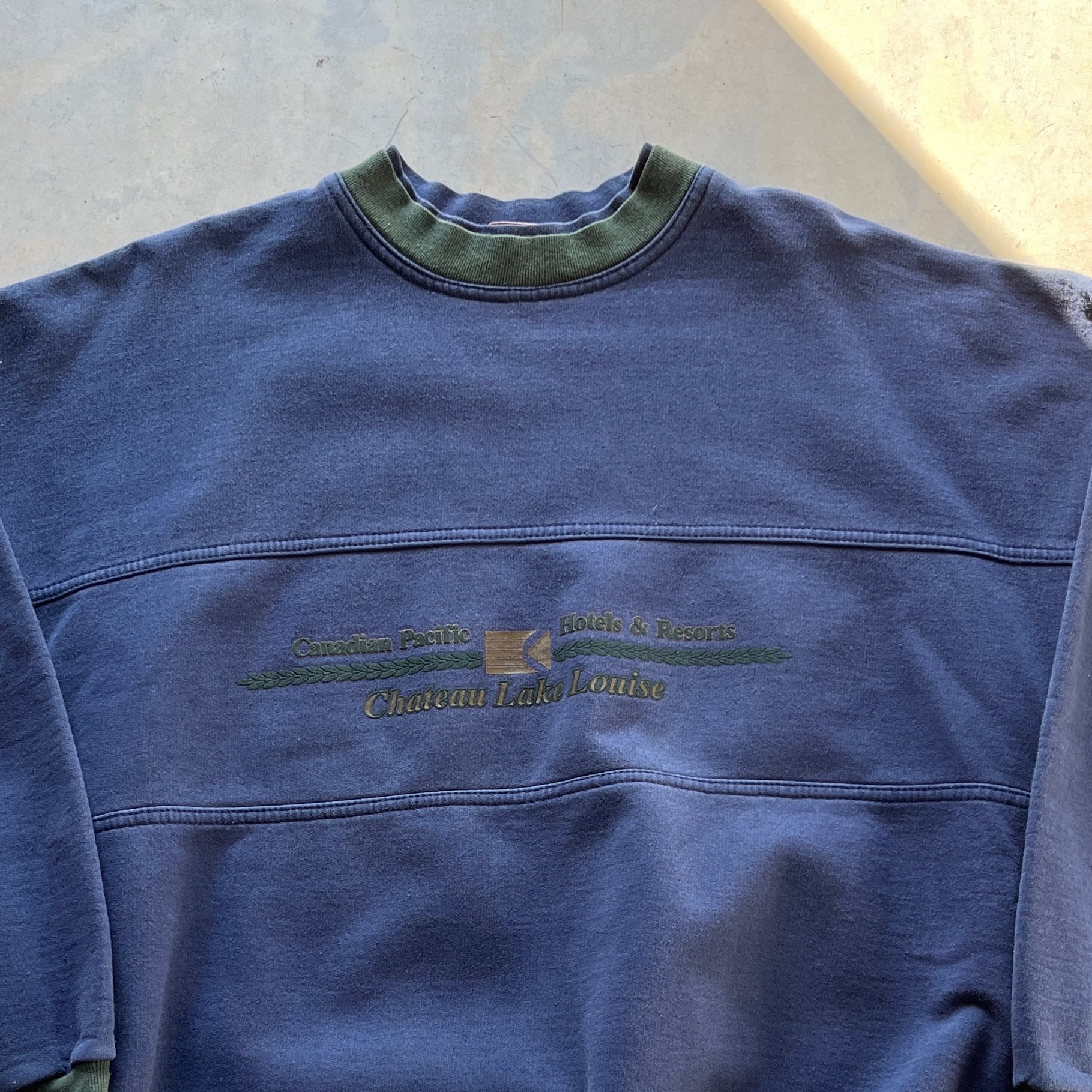 Vintage Lake Louis Crewneck